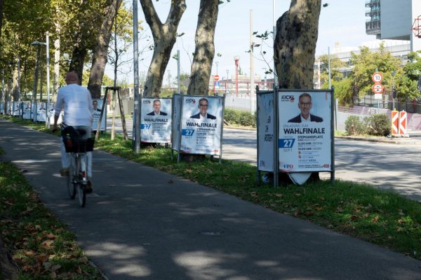 Φαβορί η Ακροδεξιά στην Αυστρία