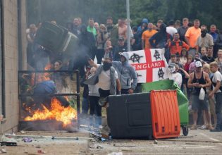 Βρετανία: Στη φυλακή με τη μεγαλύτερη ποινή ο άνδρας που πήγε να κάψει ζωντανούς μετανάστες σε ξενοδοχείο