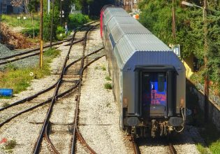 Λιβαδειά: Τρένο έκλεισε νωρίτερα τις πόρτες και έσερνε γυναίκα που δεν πρόλαβε να κατέβει