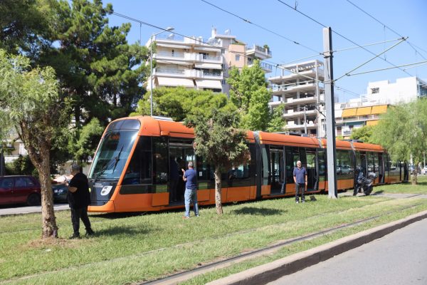 Νέα Σμύρνη: Αποκαλυπτικές μαρτυρίες για το ατύχημα με το ηλεκτρικό πατίνι – Τι ισχύει για τη χρήση του