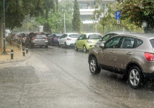 Κακοκαιρία Atena: Επιβάτες λεωφορείου κινδύνευσαν στο Γαλάτσι από τα ορμητικά νερά – Δείτε βίντεο