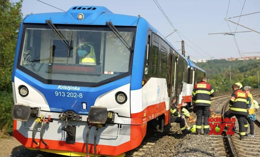 Τσεχία: Σύγκρουση τρένων στην Πράγα με τουλάχιστον 35 τραυματίες – Θετικός σε αλκοτέστ ο μηχανοδηγός