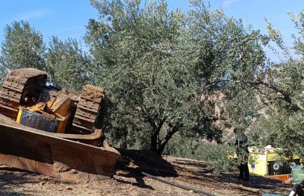 Επίδαυρος: Νεκρός χειριστής ερπυστριοφόρου μηχανήματος που ανετράπη και τον καταπλάκωσε