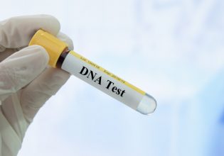 Πατέρας έκανε τεστ DNA για πλάκα και έπαθε σοκ με τα αποτελέσματα