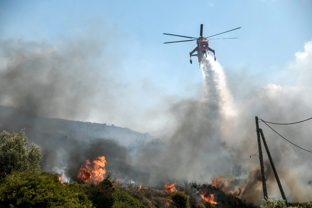 Φωτιά στην Κοζάνη: Καίγεται δασική έκταση στο Βόιο – Σηκώθηκαν ελικόπτερα