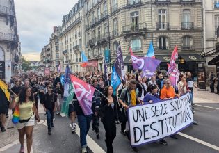 Γαλλία: Χιλιάδες πολίτες βγήκαν στους δρόμους για να διαδηλώσουν για τον διορισμό Μπαρνιέ