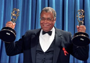 James Earl Jones: Πήγε στην «σκοτεινή πλευρά» σε ηλικία 93 ετών