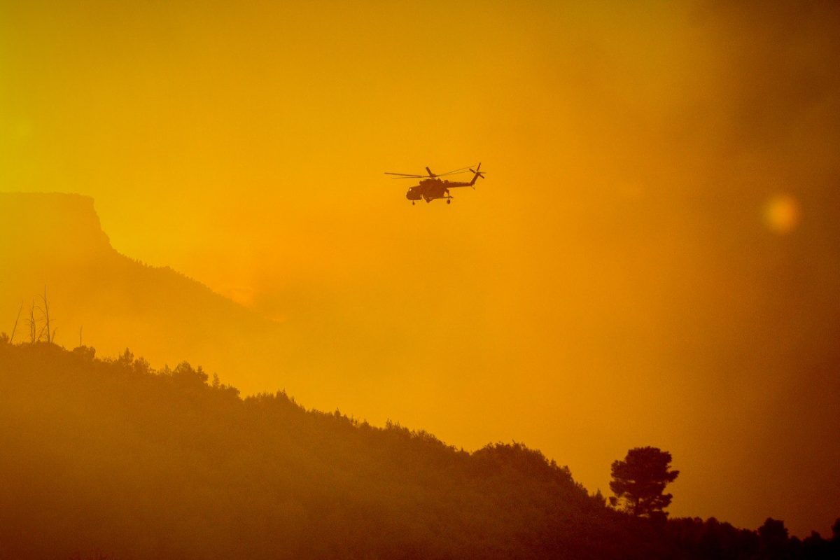 Φωτιά στο Ξυλόκαστρο: Θρήνος για τους δύο νεκρούς εθελοντές – Πατέρας τριών παιδιών ο ένας