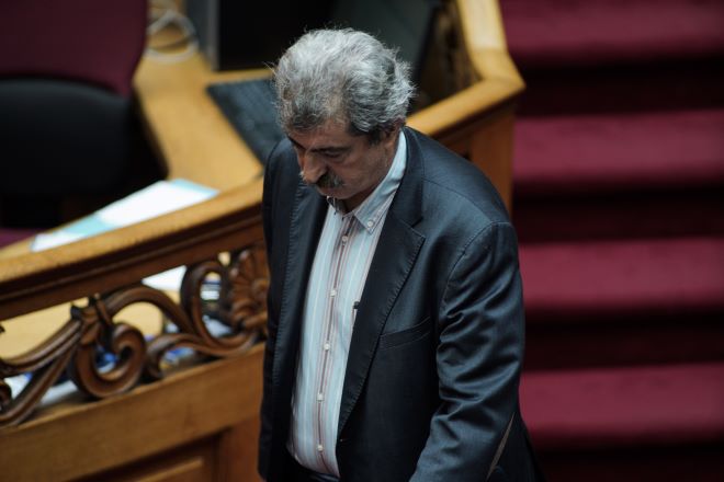 Ανοίγει τη βεντάλια των επιθέσεων κατά ΣΥΡΙΖΑ ο Πολάκης – Βολές και κατά Καπνισάκη για το ΚΕΕΛΠΝΟ