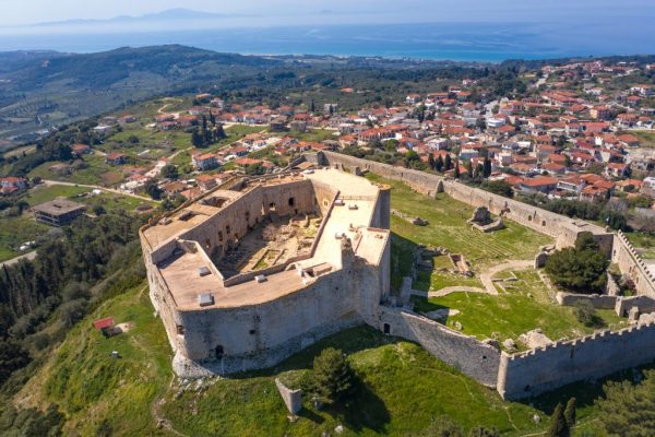 Στις επάλξεις: Πέντε κάστρα της Ελλάδας που αξίζει να επισκεφθείς