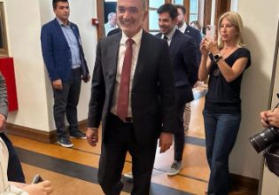 ΝΔ: Διαγραφή Σαλμά και με τη βούλα, εκτός κοινοβουλευτικής ομάδας – Δεν παραδίδει την έδρα του