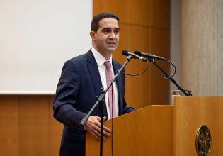 Κατρίνης: Δεν χρωστάω σε κανέναν, δεν με κρατάει κανένας – Αντιπολίτευση δεν κάνουν όσοι δεν λένε τίποτα