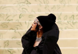 Rihanna: Η μητρότητα θέλει υπομονή, δημιουργικότητα και χιούμορ