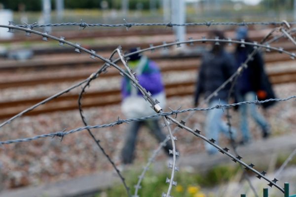 «Κανένα ταμπού στην προστασία των Γάλλων» – Το Παρίσι στο «κλαμπ των σκληρών» της ΕΕ για το μεταναστευτικό