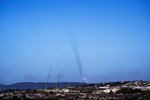 Ισραήλ: Καταιγισμός ρουκετών από τη Χεζμπολάχ στα βορειοδυτικά – Ηχούν σειρήνες