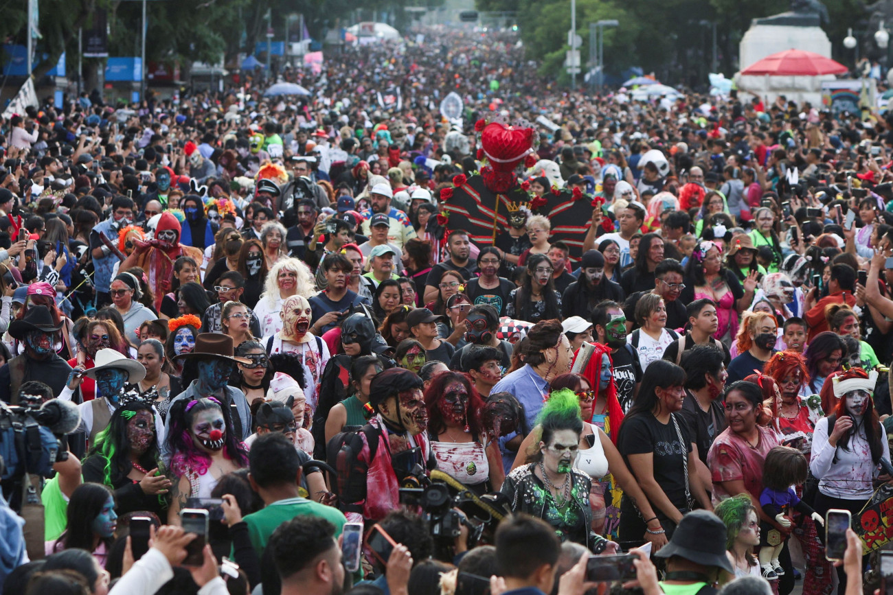 zombie walk mexico city