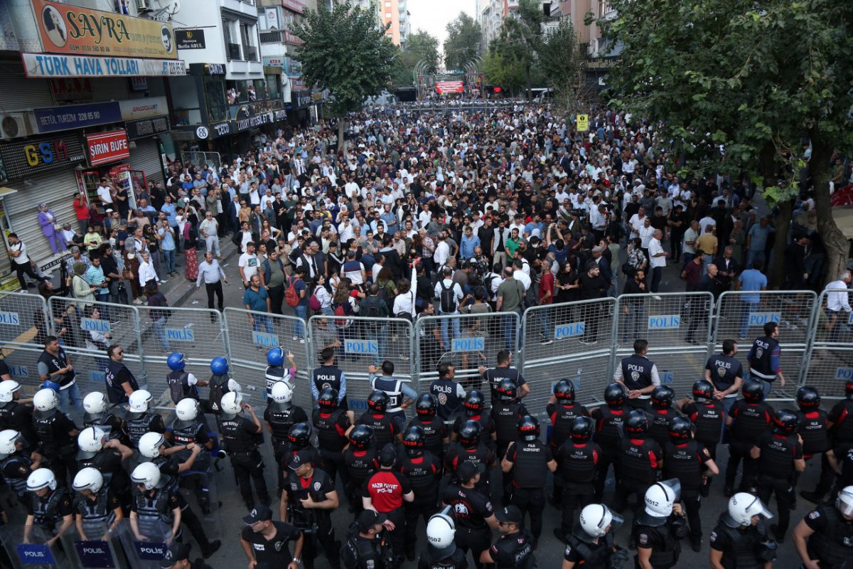 Τουρκία: Σε διαδηλώσεις καλεί η αντιπολίτευση μετά τη σύλληψη δημάρχου για σχέσεις με το PKK