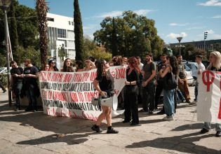 Ένταση στο ΑΠΘ: Επέμβαση της αστυνομίας μετά από διαμαρτυρία φοιτητών στον πρύτανη