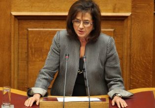 Ανδρουλάκης: Αποχαιρετώ με απεριόριστο σεβασμό και συγκίνηση τη Βάσω Παπανδρέου