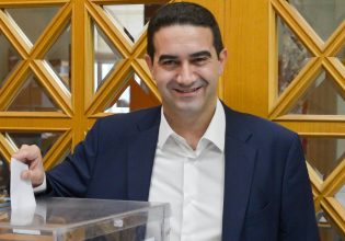 Εκλογές ΠΑΣΟΚ: Ψήφισε ο Μιχάλης Κατρίνης – «Το ΠΑΣΟΚ επιστρέφει για να ξαναγίνει δύναμη αλλαγής»