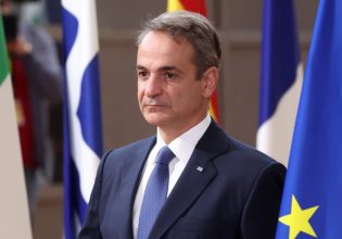 ΣΥΡΙΖΑ για Μητσοτάκη: Εγκλωβισμένος στις εσωκομματικές συμπληγάδες – Ψευδεπίγραφο το φιλελεύθερο προφίλ του