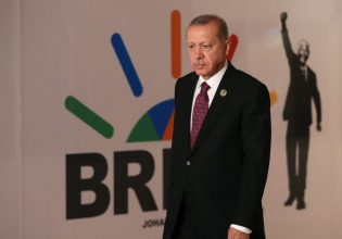 Economist: Η υποψηφιότητα της Τουρκίας στις BRICS ίσως εκθέσει τα όρια στις παγκόσμιες φιλοδοξίες του Ερντογάν