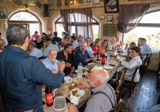 Μάζεψε κόσμο και κοσμάκη το ρακοκάζανο του Αυγενάκη