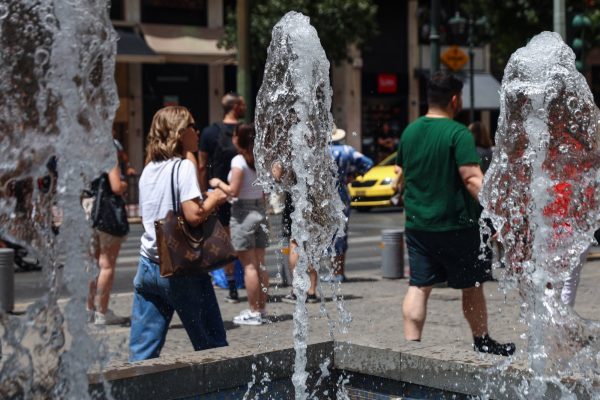 Καιρός: Πάνω από τα κανονικά για την εποχή επίπεδα η θερμοκρασία – Πού θα φτάσει ο υδράργυρος