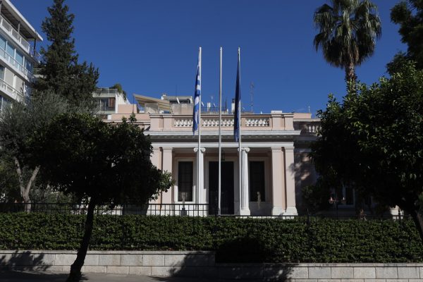 ΝΔ: Τελικά ποιόν (τι) φοβάται το Μαξίμου; Οι αναγνώσεις για το δίδυμο Νίκου Ανδρουλάκη – Χάρη Δούκα στις εκλογές του ΠΑΣΟΚ