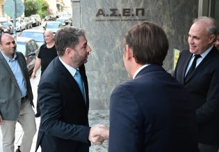 Το Μαξίμου «σφυροκοπά» Ανδρουλάκη για ΑΣΕΠ – Ειρωνία και αιχμές κατά του προέδρου του ΠΑΣΟΚ