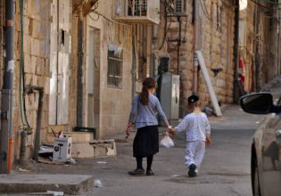 Πώς βίωσαν στην Ιερουσαλήμ Ισραηλινοί και Παλαιστίνιοι την ιρανική πυραυλική επίθεση