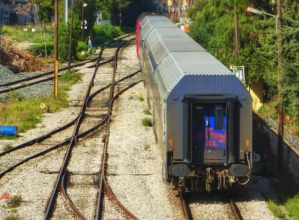 Τρένα: Επικίνδυνα παιχνίδια στις ράγες