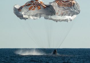 NASA: Στο νοσοκομείο ο ένας από τους τέσσερις αστροναύτες που επέστρεψαν από τον ISS