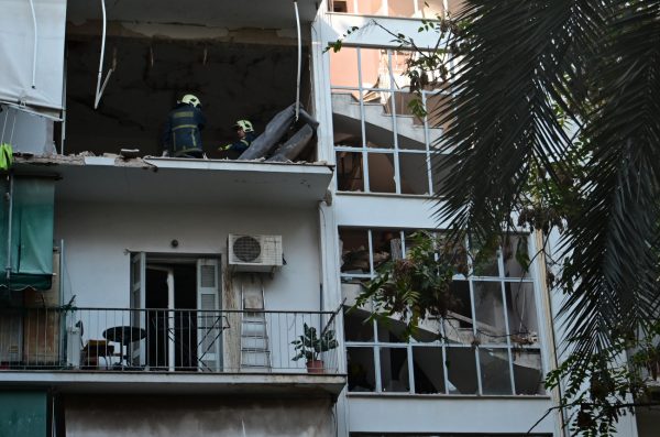 Τραγωδία στους Αμπελόκηπους: Έκρηξη σε διαμέρισμα – Ένας νεκρός και μία τραυματίας