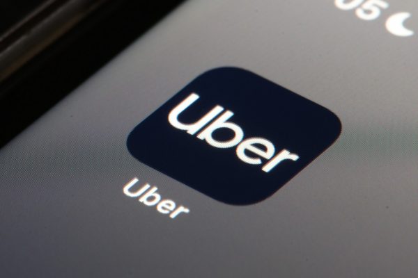 Αύξηση 47% στη χρήση της εφαρμογής Uber από τους τουρίστες στην Αθήνα