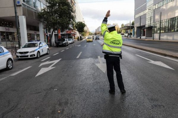 28η Οκτωβρίου: Αυξημένα μέτρα της τροχαίας για την έξοδο του τριημέρου – Πότε τίθενται σε ισχύ