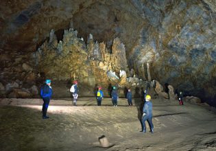 Αποκαρδιωτικές εικόνες – Το μεγαλύτερο στην Ελλάδα ποτάμιο σπήλαιο του Αγγίτη στερεύει λόγω έλλειψης νερού