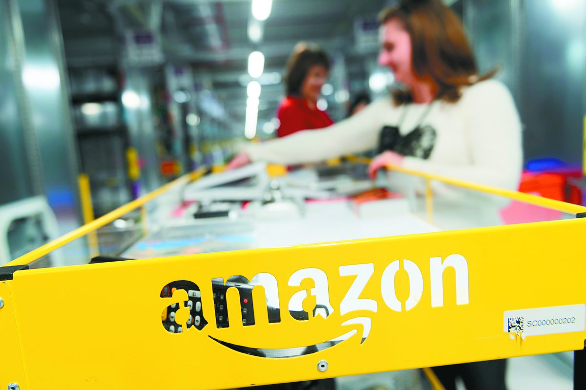 Amazon: Πώς μετασχηματίζει τις τοπικές οικονομίες όπου ανοίγει διαμετακομιστικό κέντρο