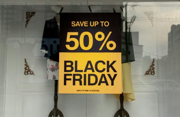 Black Friday: Μαζί με Halloween και Cyber Monday τζιράρουν πάνω από 200 εκατ. ευρώ