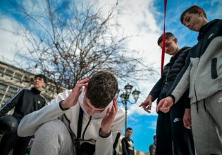 Λάρισα: Έναν εφιάλτη ζούσε 14χρονος – Ανήλικοι τον εκβίαζαν και τον έβαζαν να τους φιλά τα πόδια