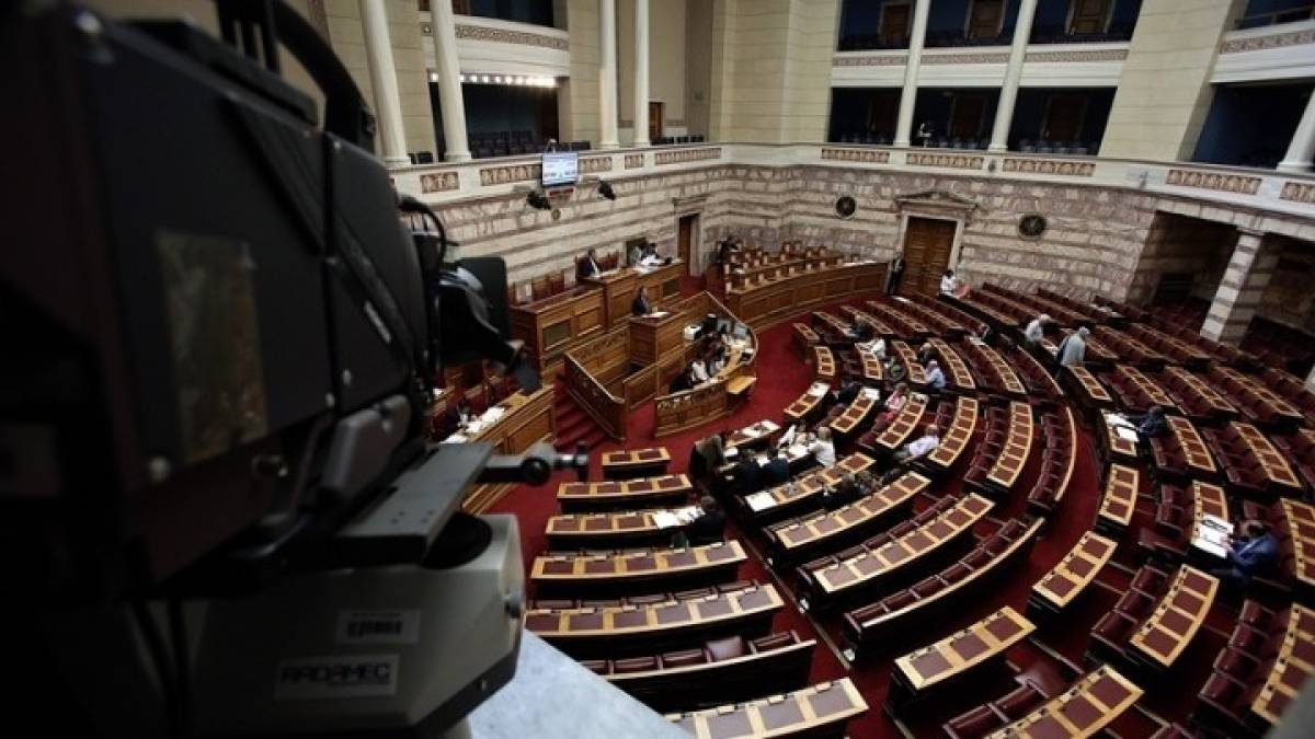 Κυβέρνηση για την «βροχή» ερωτήσεων βουλευτών ΝΔ: δεν άκουσα, πως είπατε, ορίστε