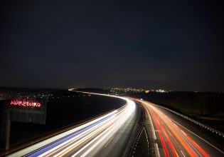 Πώς μοιάζει η ταχύτητα του φωτός στη Γη;