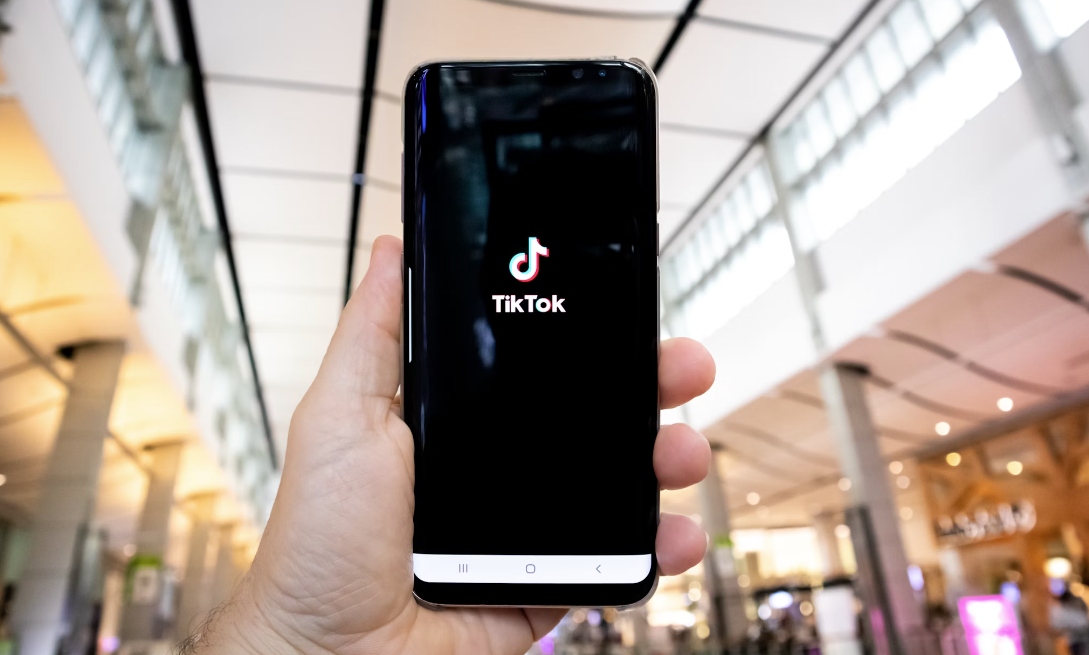 TikTok: Αγωγές από 14 Πολιτείες των ΗΠΑ – Βλάπτει την ψυχική υγεία των νεαρών χρηστών