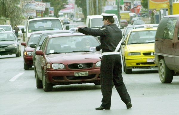 Μποτιλιάρισμα στη Λ. Ποσειδώνος λόγω τροχαίου