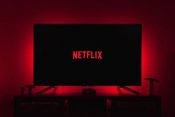 Netflix: Τριπλασιάστηκαν οι ακυρώσεις συνδρομών – H κίνηση του προέδρου που έφερε το cancel