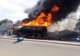 Νιγηρία: Μακελειό με 140 νεκρούς από έκρηξη βυτιοφόρου