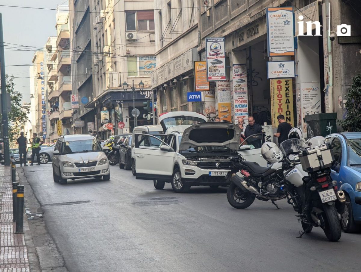 Συναγερμός στο κέντρο της Αθήνας: Βρέθηκε όχημα με εκρηκτικά και όπλα στην Σωκράτους