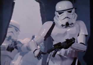 Star Wars: Κράνος «Stormtrooper» πωλείται έως και 500.000 λίρες σε δημοπρασία στο Λονδίνο