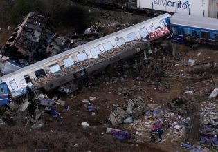 Τέμπη: Νέο βίντεο με την εμπορική αμαξοστοιχία