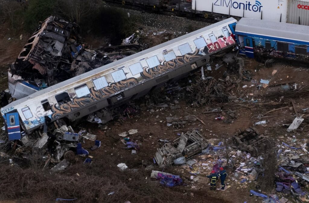 Τέμπη: Νέο βίντεο με την εμπορική αμαξοστοιχία